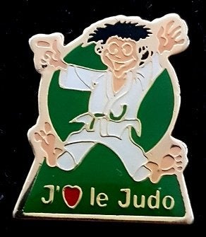 J' (hartje) le Judo pin, Verzamelen, Verzenden, Nieuw, Sport, Speldje of Pin