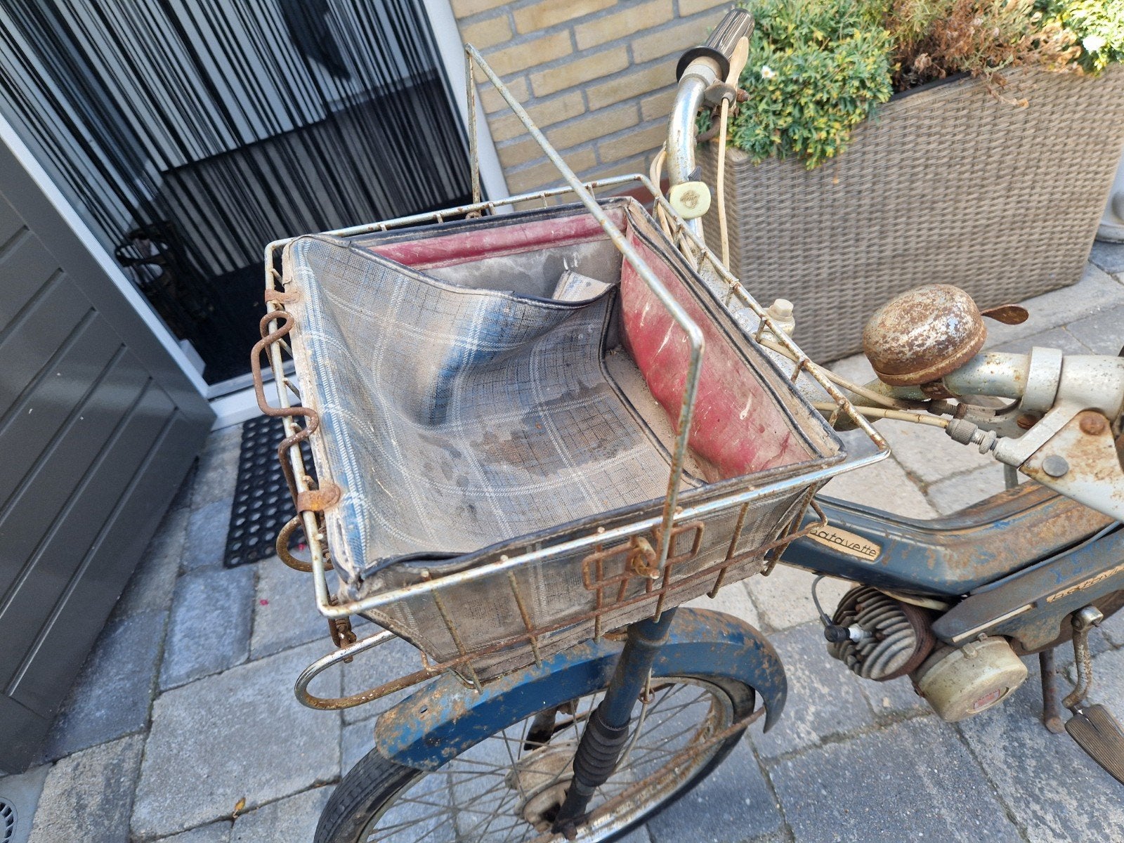 bromfiets voordrager met mandje gezocht, Ophalen, Gebruikt, Overige typen, 80 kg of meer
