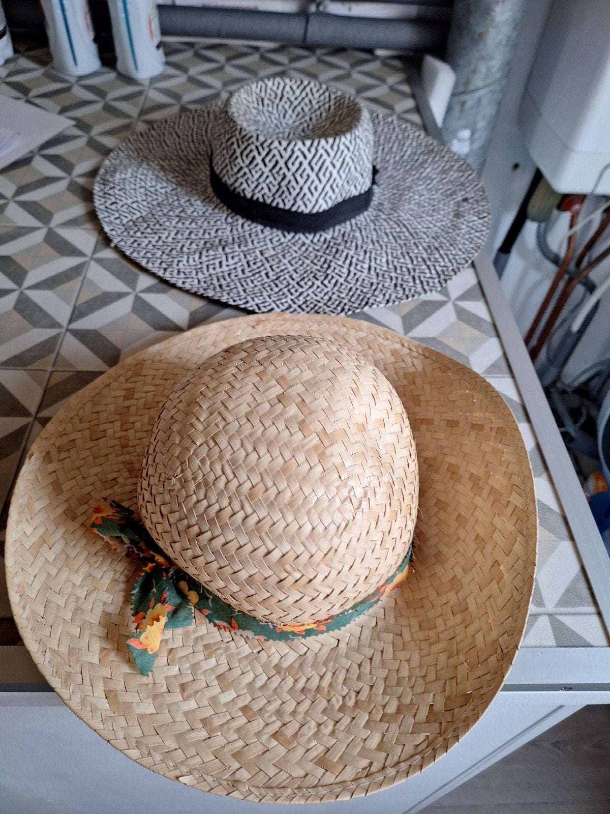 2 zomer hoeden, Kleding | Dames, Hoeden en Petten, Ophalen, Zo goed als nieuw, One size fits all