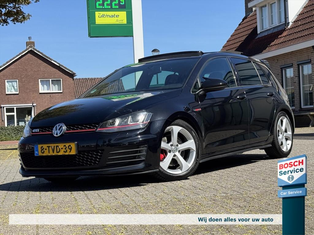 Volkswagen Golf 7 2.0 TSI GTI 220PK / Pano / Leder / Camera, Gebruikt, Euro 6, 4 cilinders, 1984 cc