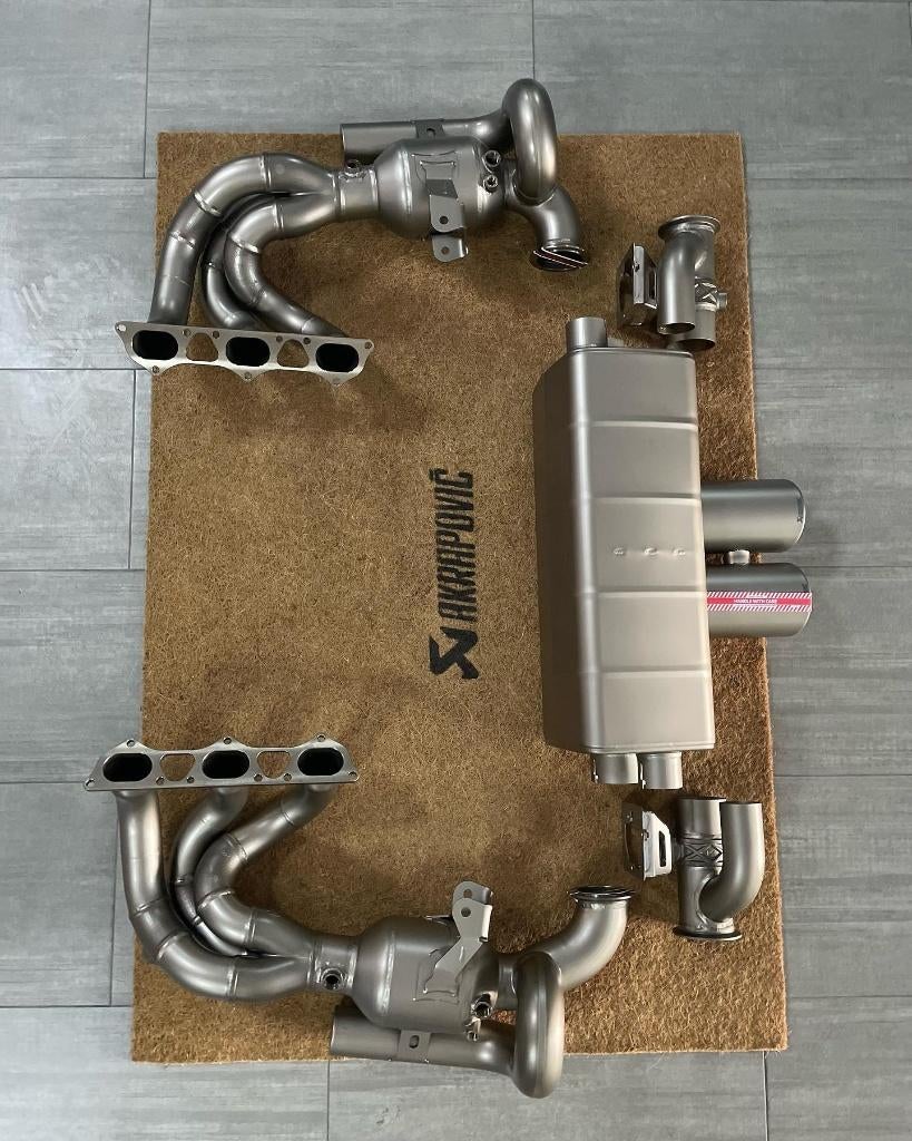Akrapovic Titanium uitlaatsysteem - Porsche 911 GT3 992 21+