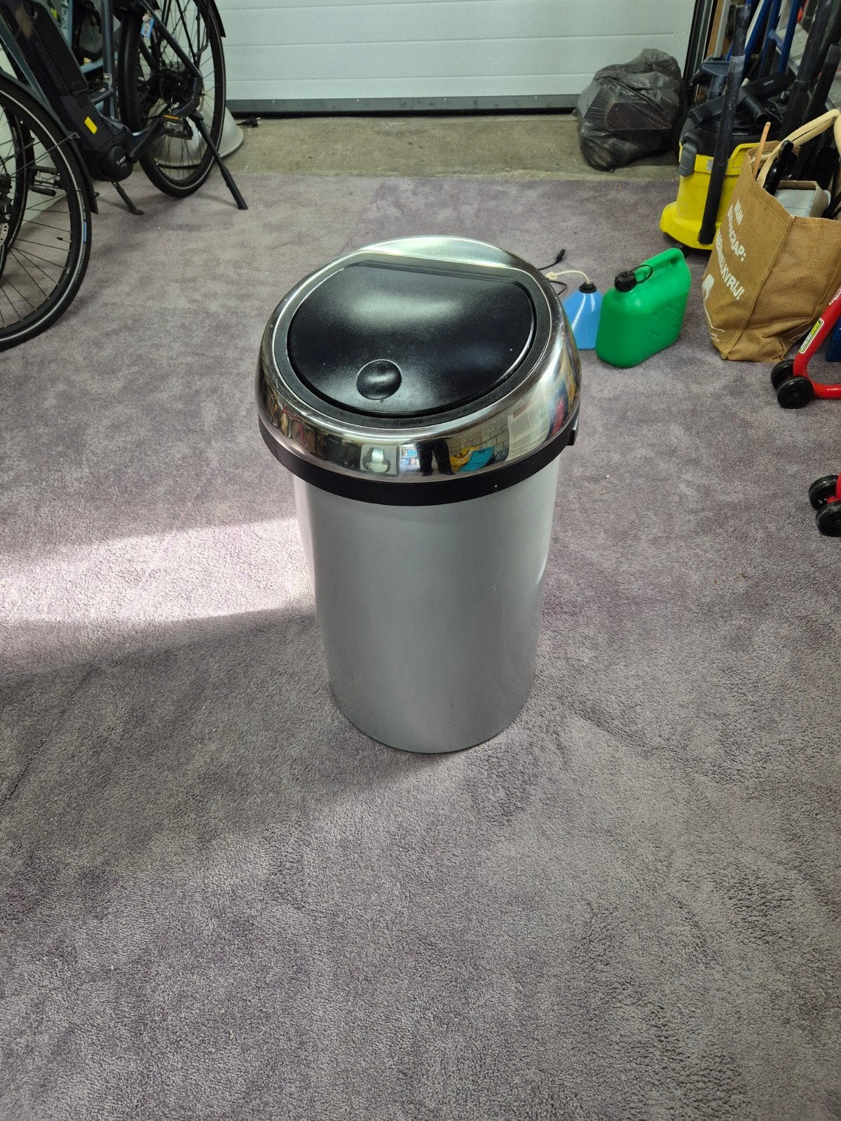 Brabantia prullenbak 60 Liter touch bin, 40 liter of meer, Ophalen, Rvs, 50 tot 75 cm