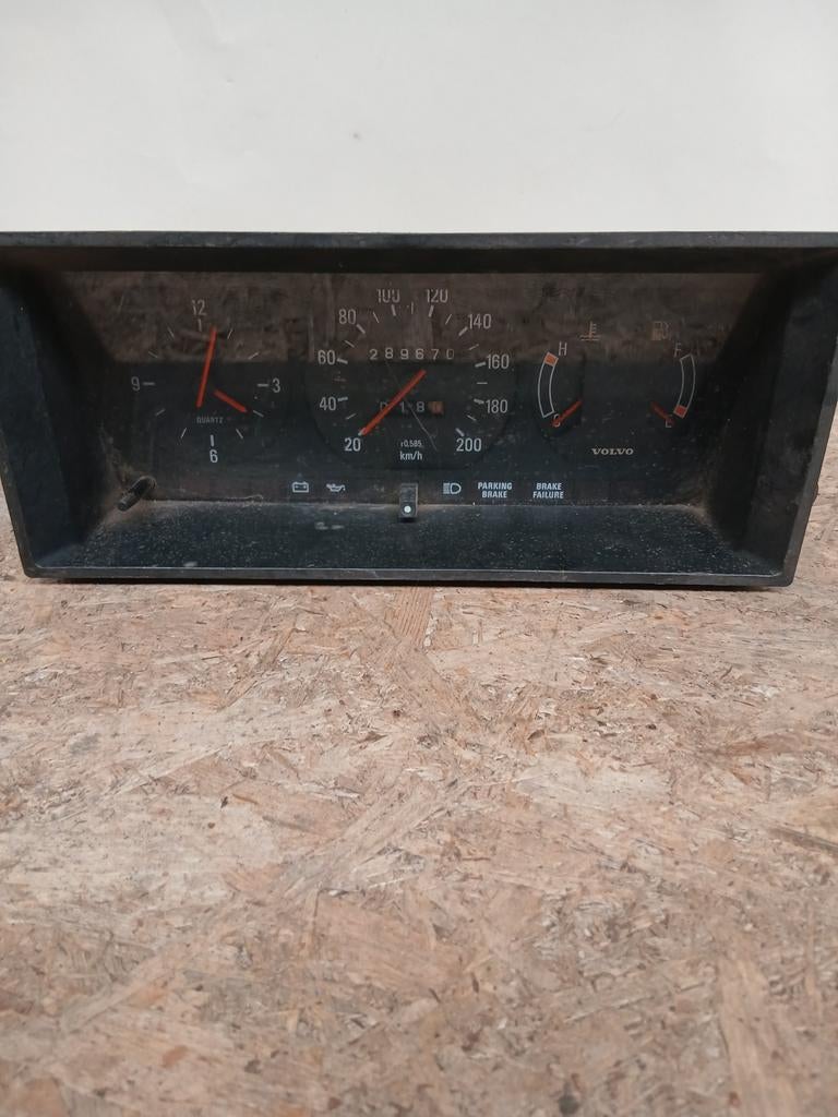 Volvo 240 instrumentenpaneel - Gebruikt, Auto-onderdelen, Dashboard en Schakelaars, Volvo, Gebruikt, Ophalen of Verzenden