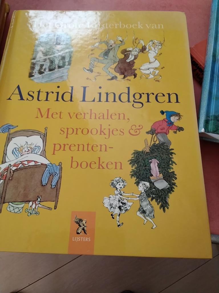 Astrid Lindgren met verhalen sprookjes & prenten boek € 5, Ophalen of Verzenden, Zo goed als nieuw