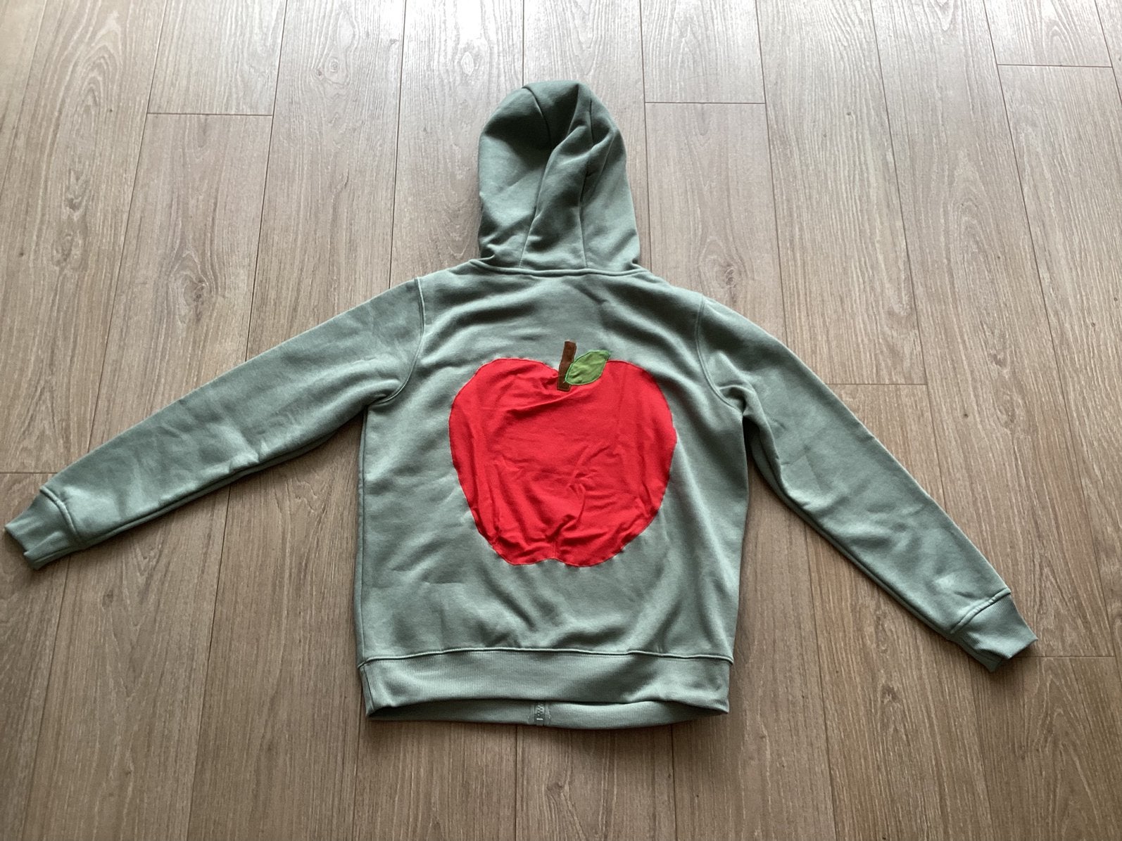 Nieuw groene hoodie Appels patchwork handgemaakt maat S, Ophalen of Verzenden, Nieuw, Maat 36 (S), Groen