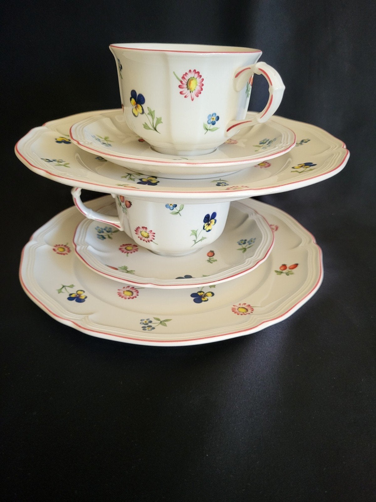 2 Villeroy & Boch Petite Fleur Trio's - Perfecte Staat, Villeroy & Boch, Ophalen of Verzenden, Zo goed als nieuw, Kop(pen) en/of Schotel(s)