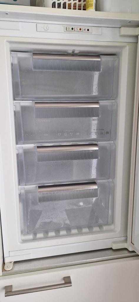 Siemens inbouw vriezer - Zeer goede staat (86x55 cm), Minder dan 60 cm, Zo goed als nieuw, Inbouw, Ophalen