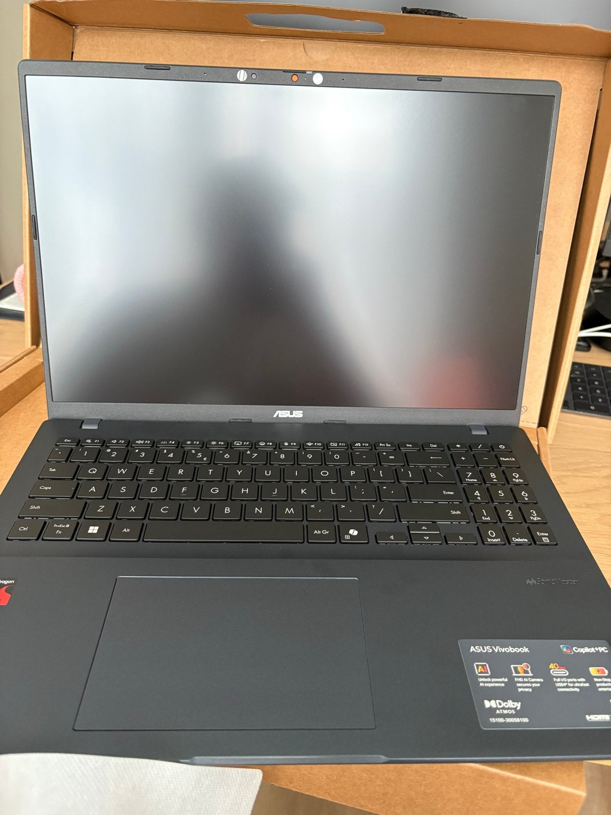 Nieuwe Asus Vivobook X1607Q laptop - Ongeopende doos, Computers en Software, Qwerty, Nieuw, Ophalen of Verzenden, Onbekend
