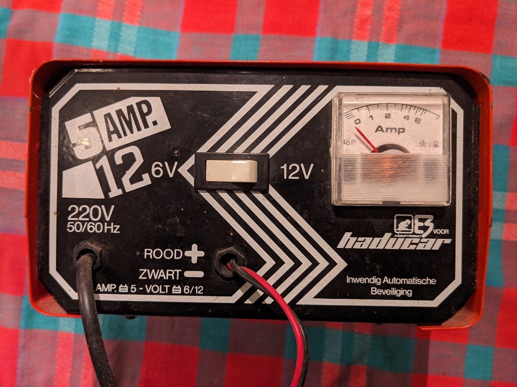 Acculader 12V en 6V. 5 Ampere, Ophalen, Gebruikt