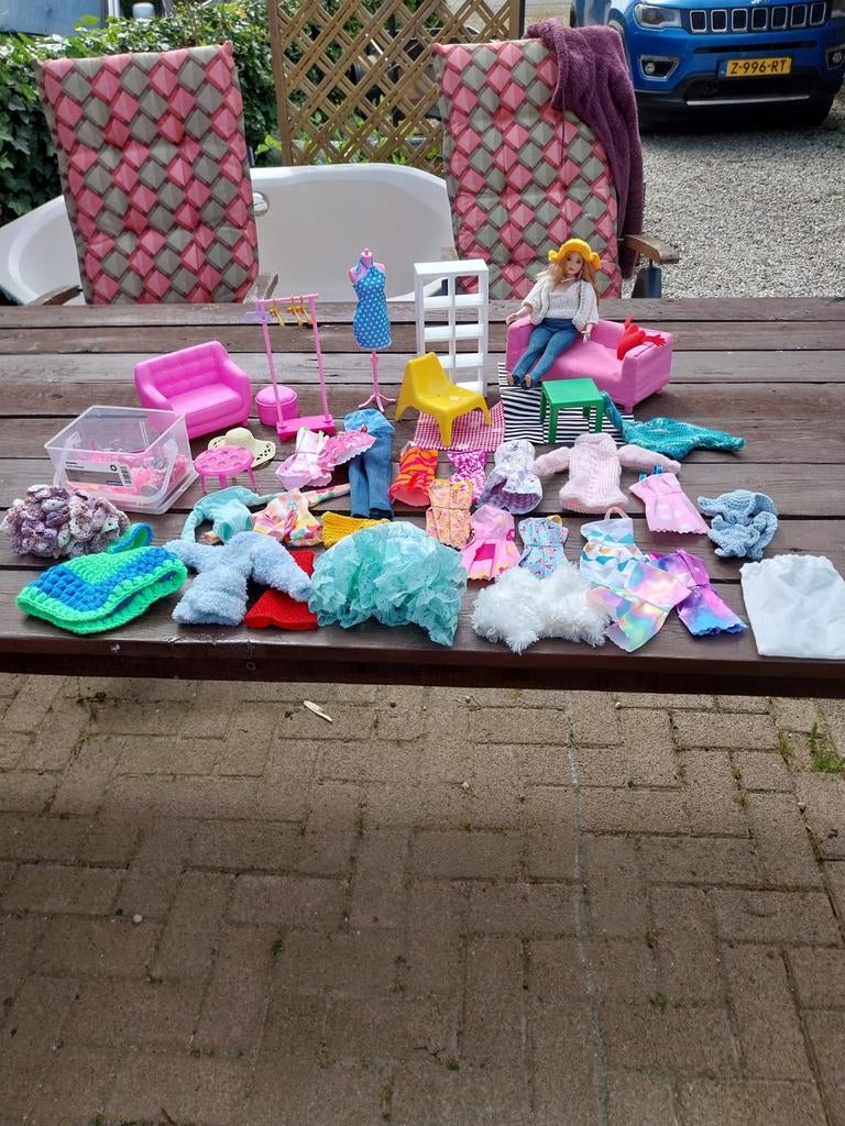 Barbie met heel veel accessoires, Ophalen of Verzenden, Zo goed als nieuw, Barbie