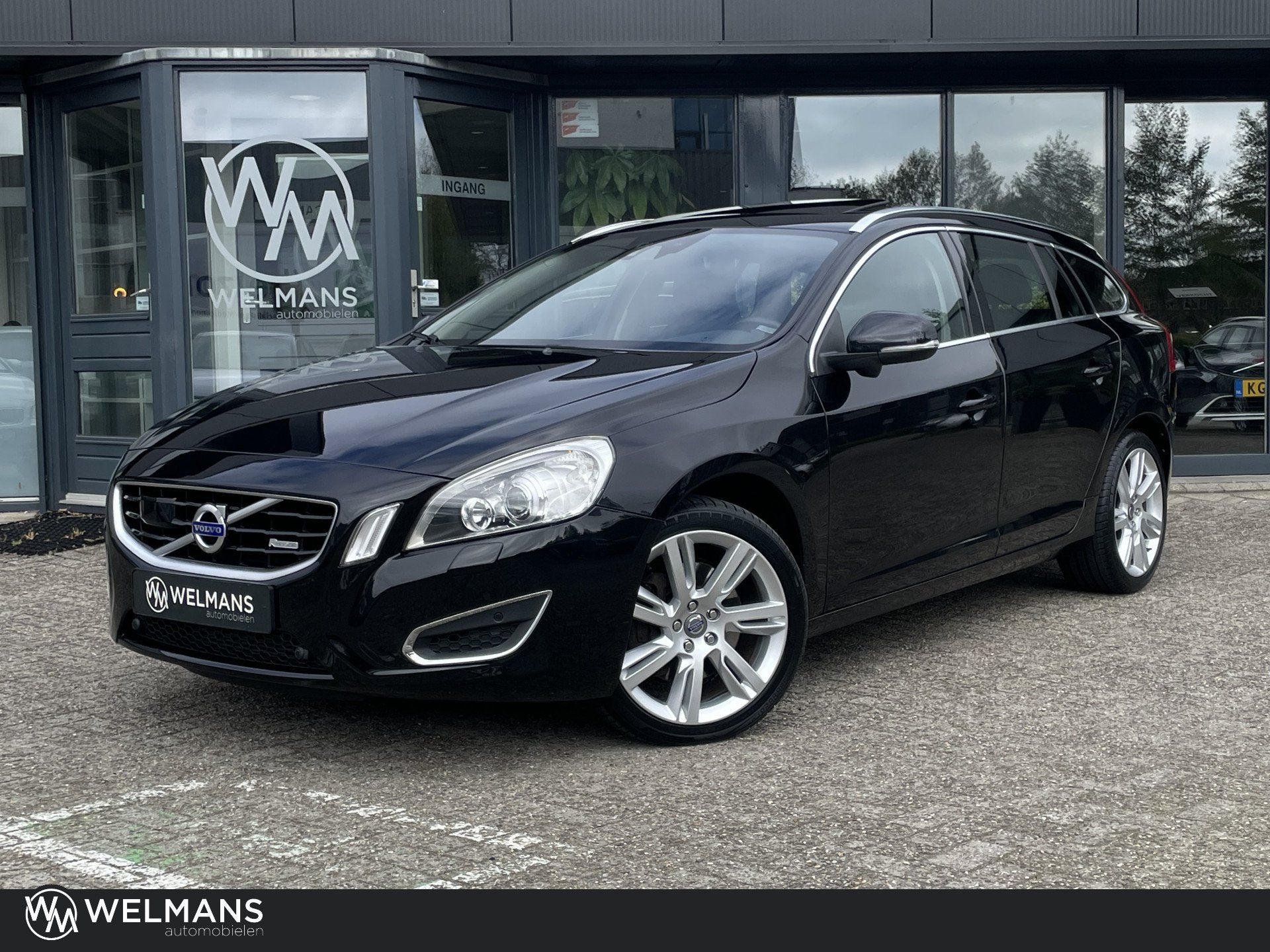 Volvo V60 3.0 T6 AWD Summum Schuifdak | ACC | BLIS | Keyless, Auto's, Volvo, Automaat, Gebruikt, Zwart, Vierwielaandrijving