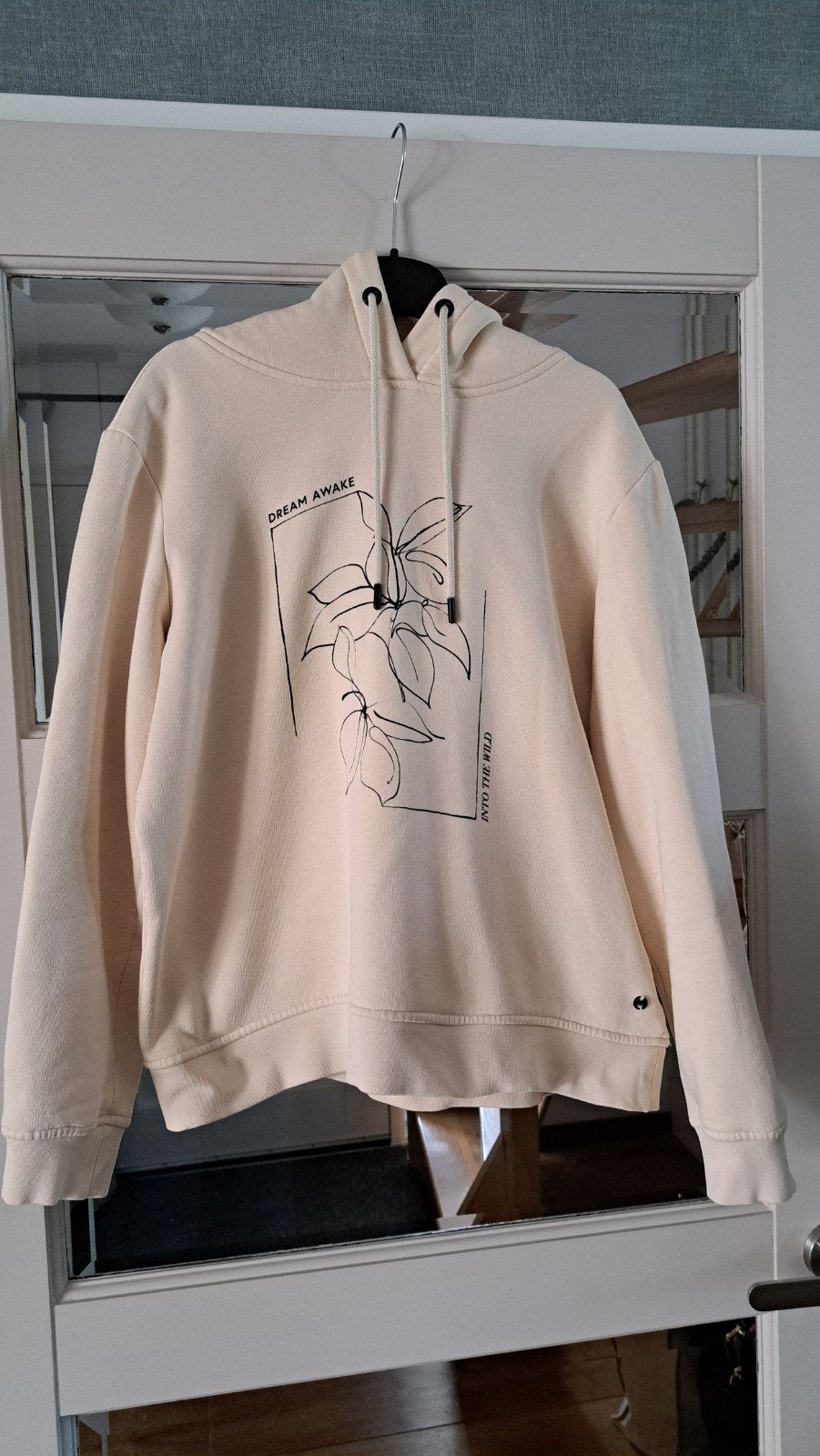 Hoodie sweater maat M creme Melting Stockholm, Maat 38/40 (M), Beige, Ophalen of Verzenden, Zo goed als nieuw
