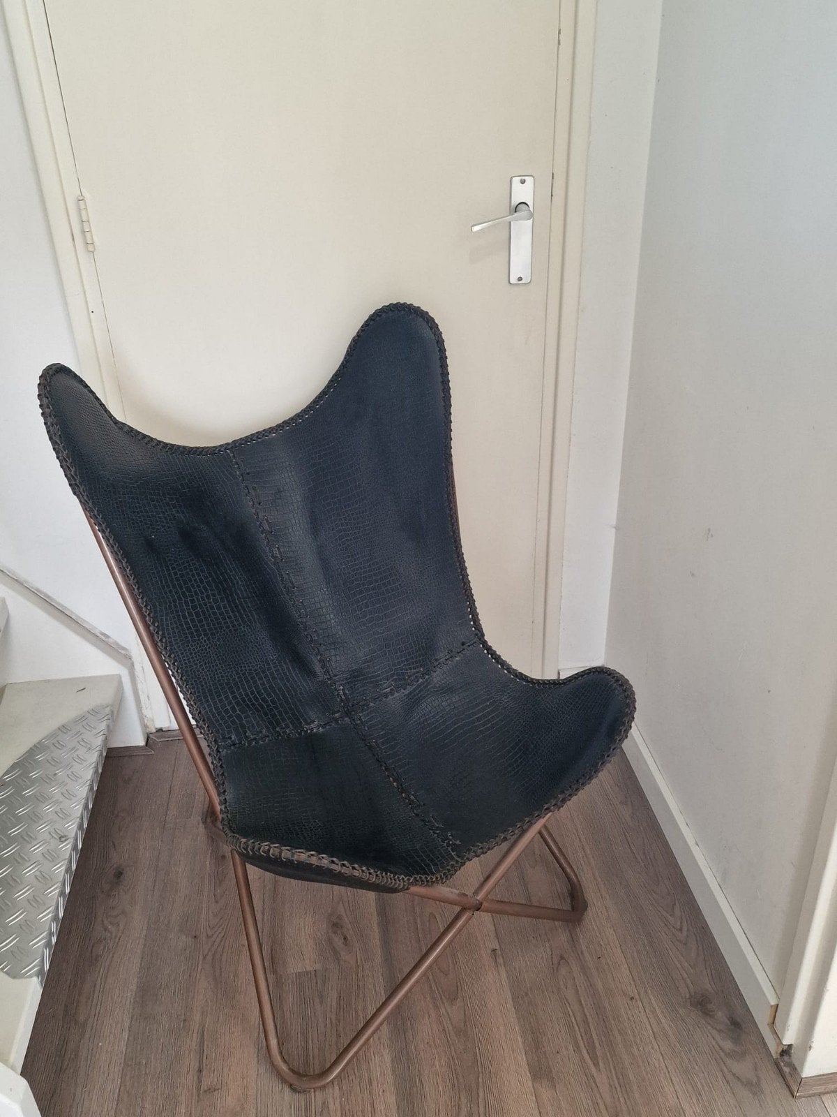 Leren vlinderstoel / Butterfly Chair – Zwaar runderleer – Ko, Ophalen, Zwart, Zo goed als nieuw, Modern, Industrieel, Vintage