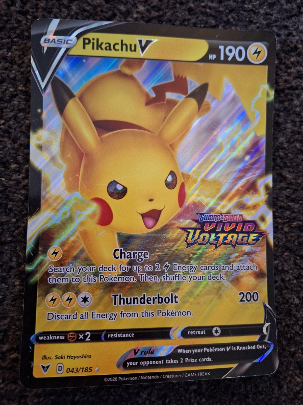 Zeldzame Pikachu V Jumbo Kaart 043/185 – Vivid Voltage, Ophalen of Verzenden, Gebruikt