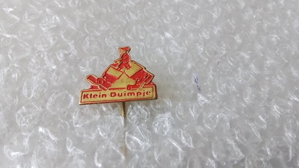 Speldje klein duimpje, Verzamelen, Speldjes, Pins en Buttons, Ophalen of Verzenden, Zo goed als nieuw, Overige onderwerpen