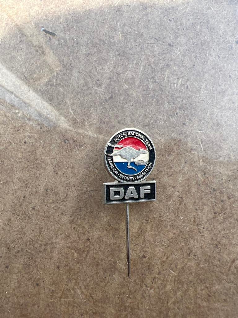 Vintage DAF London-Sydney Marathon Speld, Ophalen of Verzenden, Gebruikt, Merk, Speldje of Pin