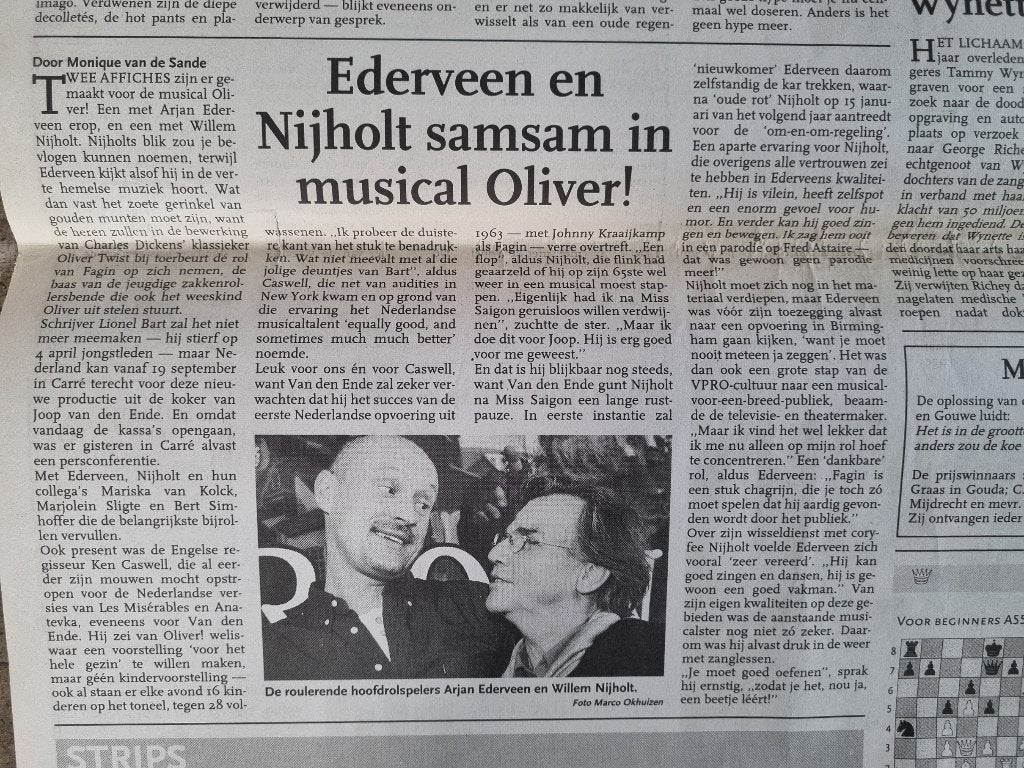 Arjan Ederveen en Willem Nijholt in musical Oliver! (1999), Ophalen of Verzenden, 1980 tot heden, Knipsel(s)