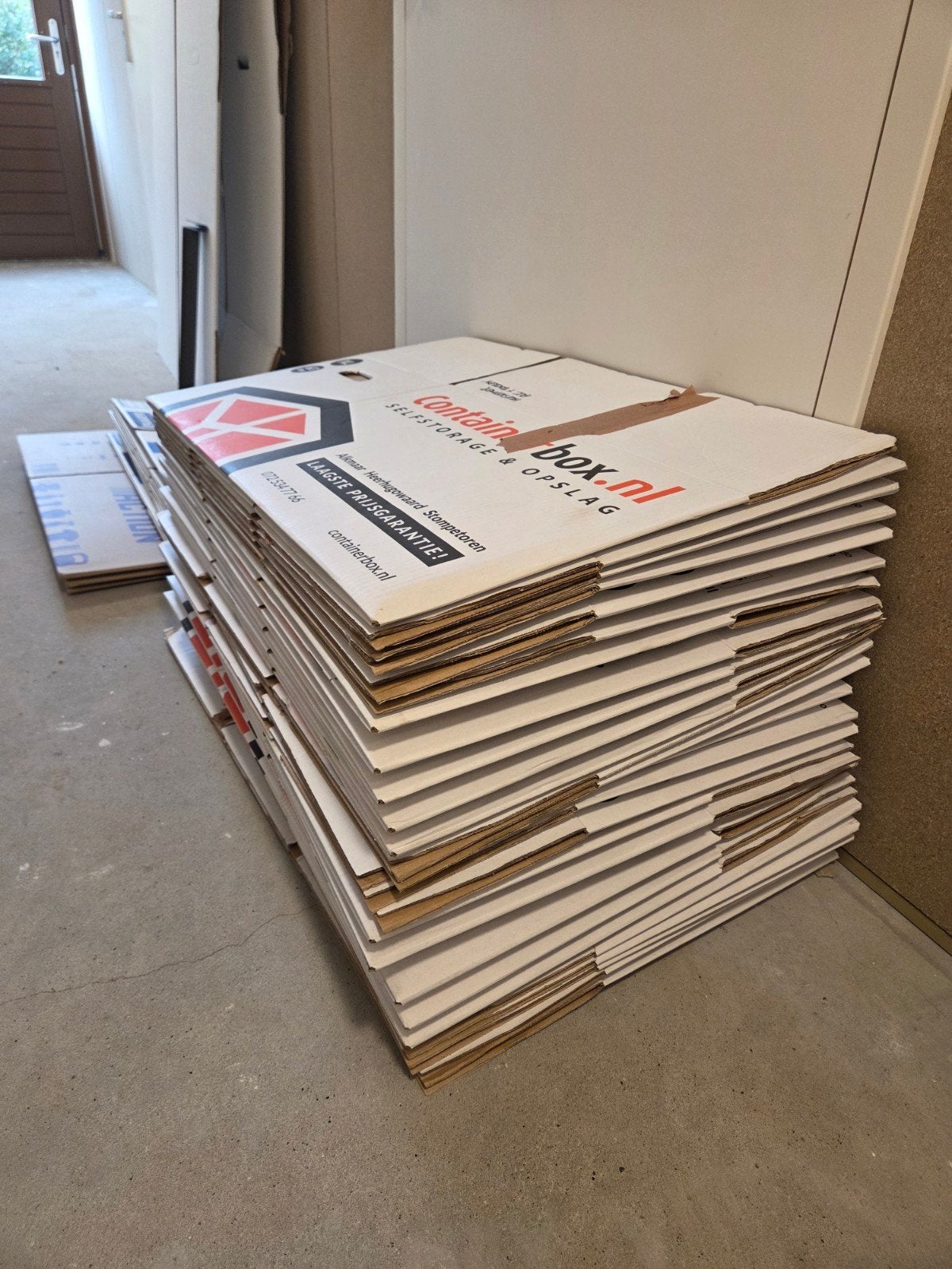 36 Verhuisdozen en 2 kledingdozen, Ophalen, Minder dan 40 cm, Doos, 35 tot 50 cm