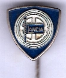 Lancia blauw op zilverkleurig auto speldje ( B_201), Ophalen of Verzenden, Nieuw, Transport, Speldje of Pin