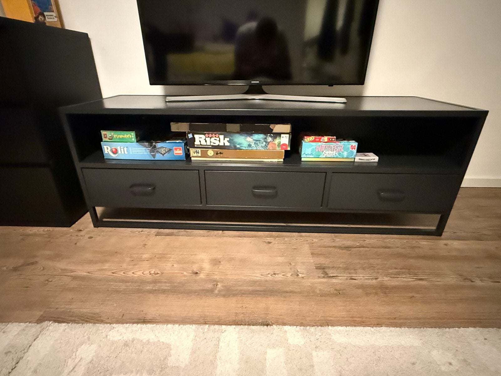 Zwart TV-meubel met lades en open vakken, Ophalen, Gebruikt, 100 tot 150 cm, Minder dan 100 cm