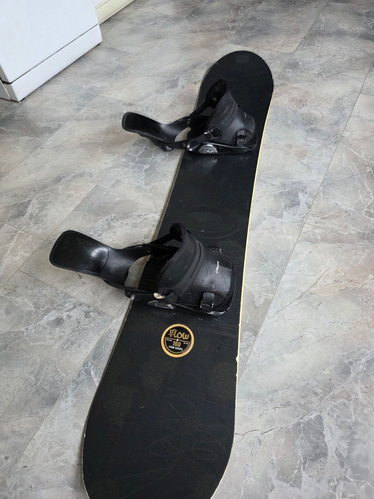 Complete Snowboard Set: Flow Board, Bindingen, Boots & Helm, Sport en Fitness, Snowboarden, Gebruikt, Board, Ophalen