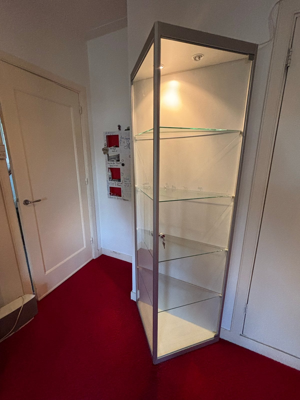 Glazen vitrinekast met verlichting en slot, Ophalen, 200 cm of meer, 50 tot 100 cm, 25 tot 50 cm