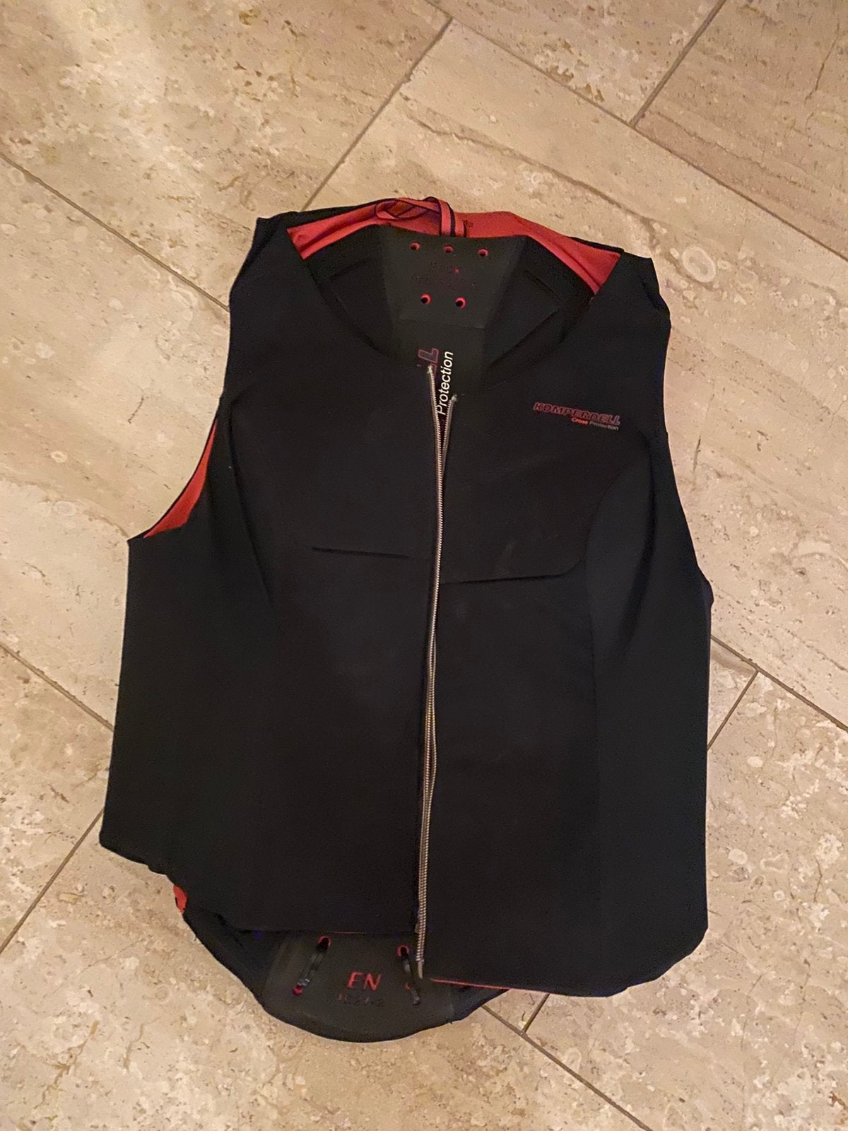 Bodyprotector, merk: Komperdell, zwart en taillemaat 40/42., Dieren en Toebehoren, Ophalen of Verzenden, Zo goed als nieuw, Rijden