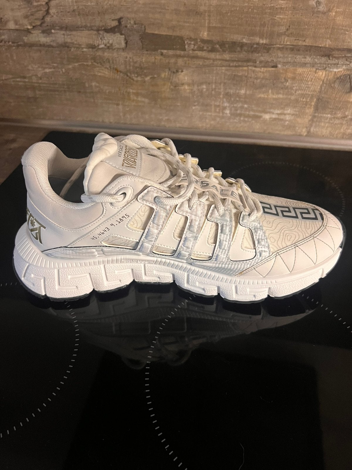Versace Trigreca sneakers wit, maat 43, nieuw met bon, Ophalen of Verzenden, Nieuw, Wit, Sneakers of Gympen