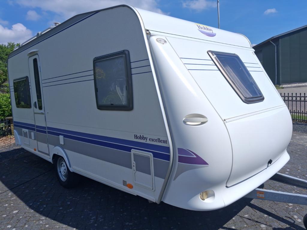 Hobby Excellent 460 ufe, 2008 voortent izgst!.inruil. mog., Caravans en Kamperen, Rondzit, Hobby, Frans bed, Schokbreker