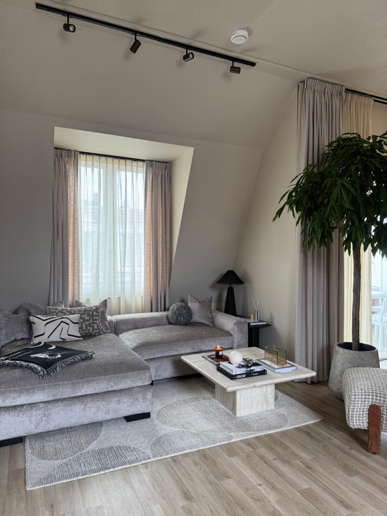 Vloerkleed Coco Maison - Zo goed als nieuw, Huis en Inrichting, Stoffering | Tapijten en Kleden, Ophalen, 150 tot 200 cm, 200 cm of meer