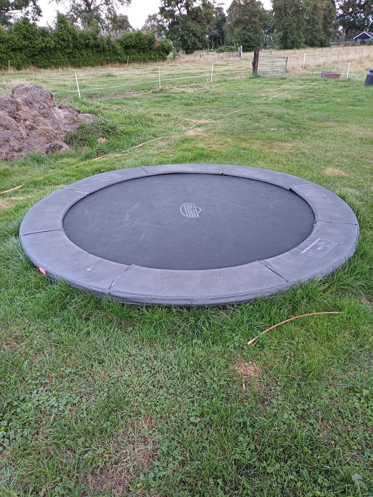BERG InGround Champion 330 trampoline, Ophalen, Gebruikt