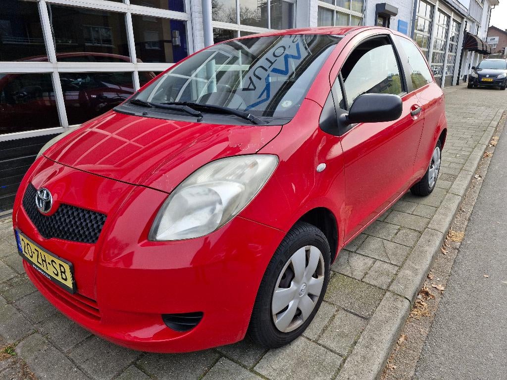 Toyota Yaris 1.0 12V Vvt-i 3DR Terra 2008 Rood, Voorwielaandrijving, 40 €/maand, 750 kg, Origineel Nederlands
