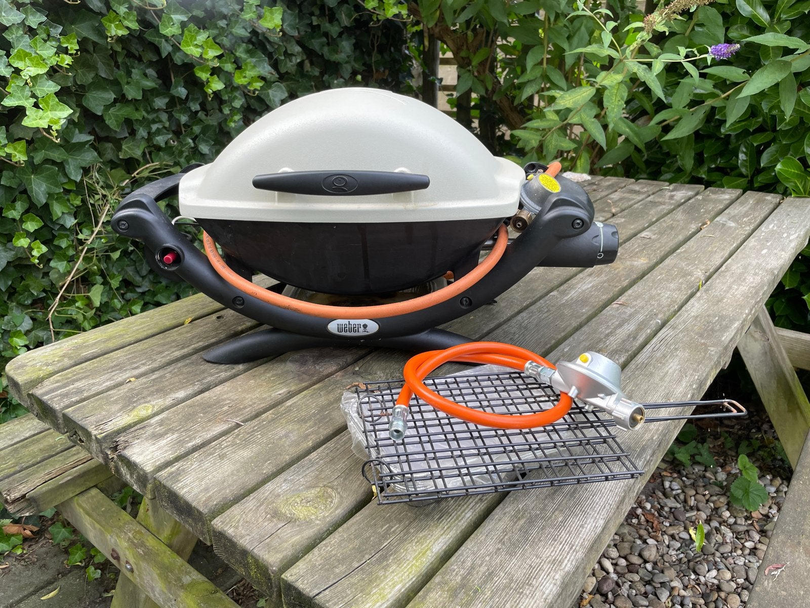 Weber BBQ Q1000 gasbarbecue - Compact en krachtig, Ophalen, Gebruikt