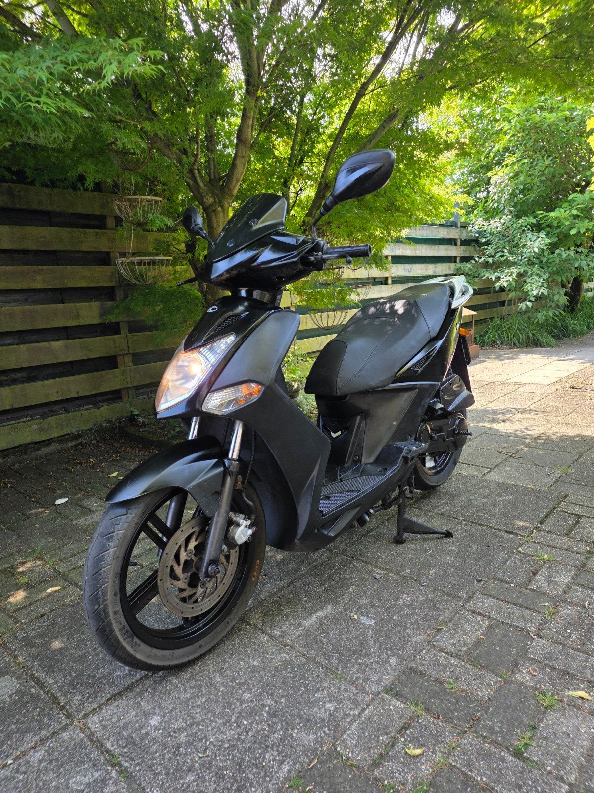 Kymco Agility 16inch BROM 8000km! (Scooter brommer), Ophalen, Gebruikt, Benzine, Overige modellen