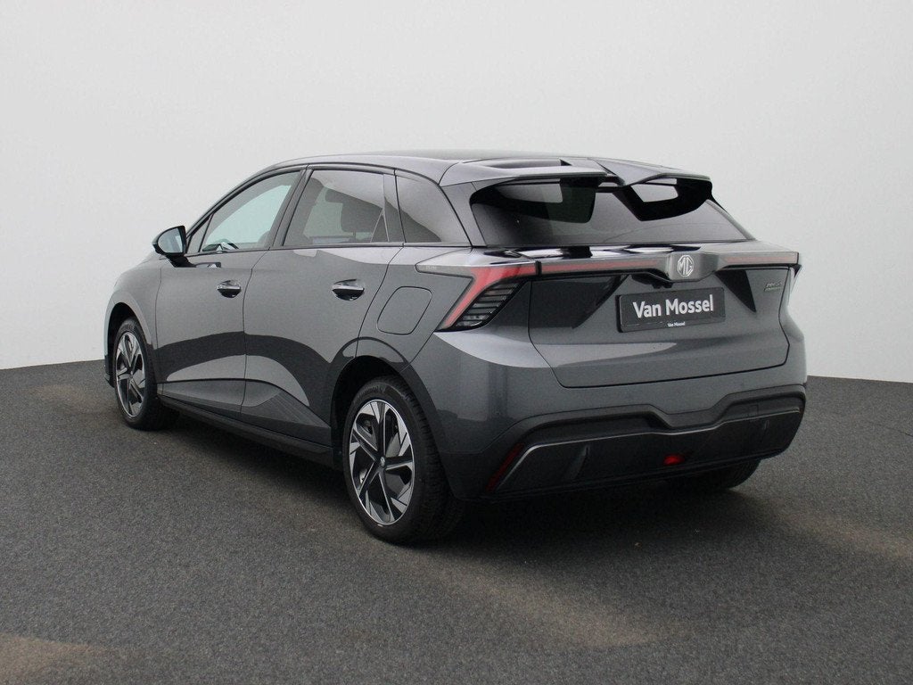 MG 4 Long Range Luxury 64 kWh | Navi | 360 Camera | Led Kopl, Auto's, MG, Automaat, 12 maanden, Gebruikt, 1675 kg