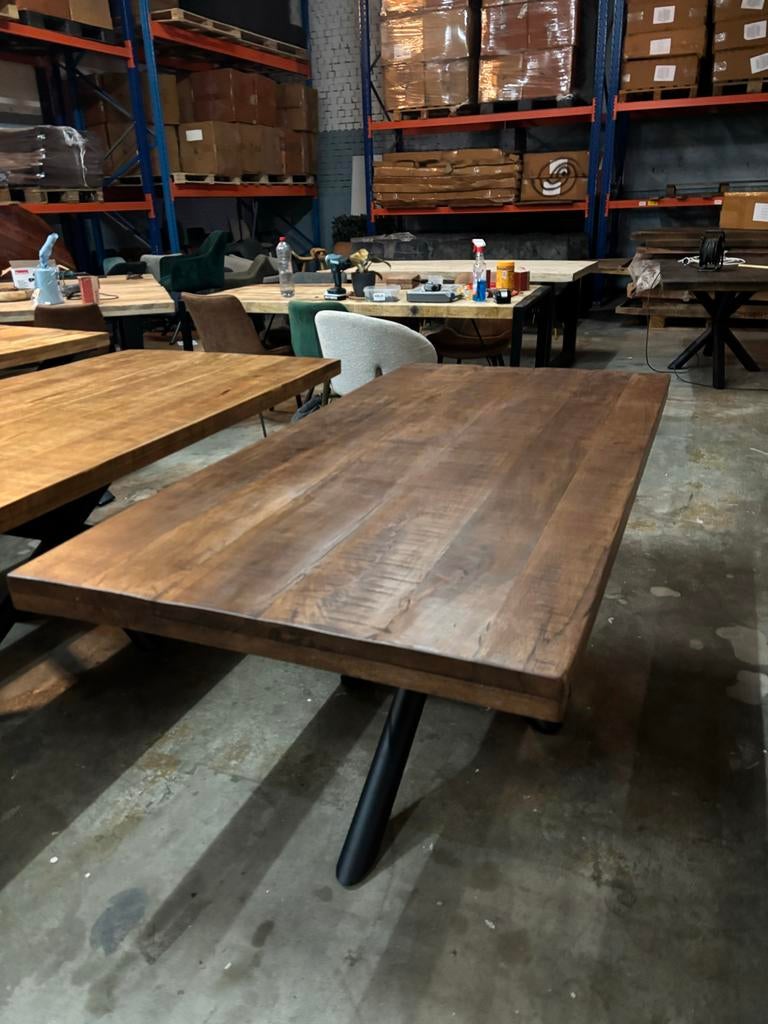 Mango Houten Eettafel 180x90cm - Showroommodel