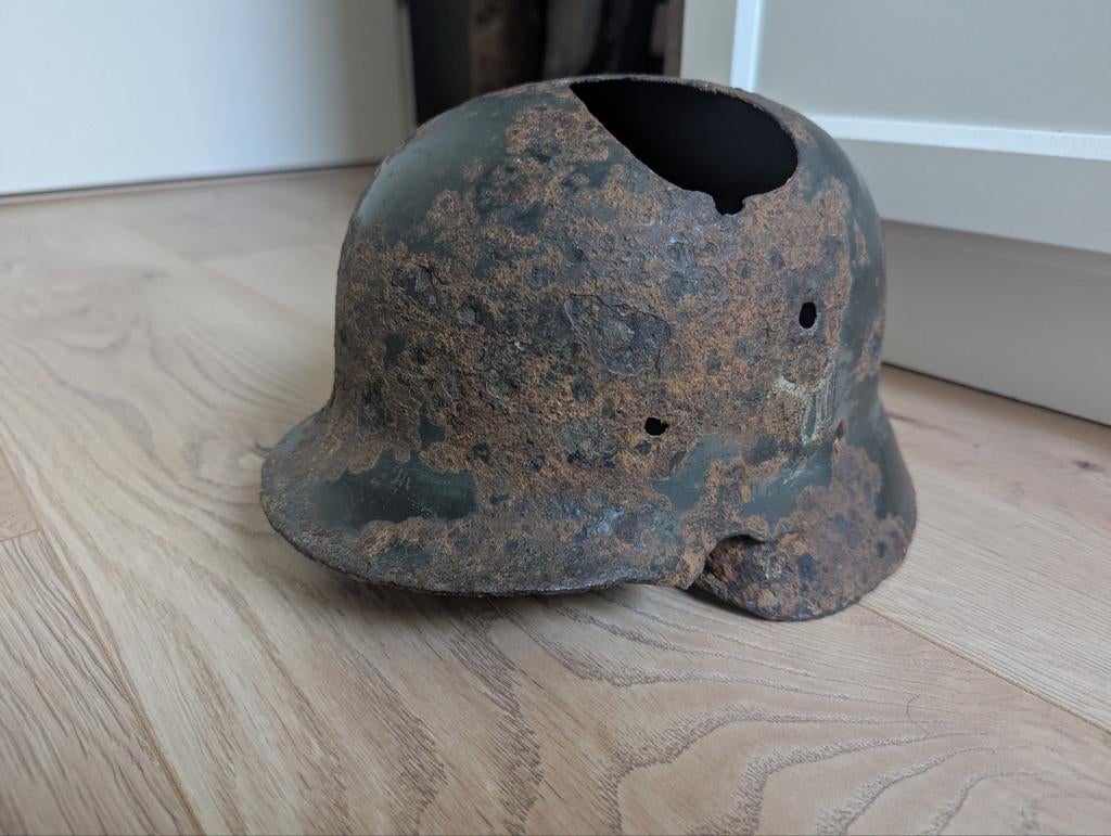 Duitse M35 DD helm, bodemvondst, Verzamelen, Verzenden, Duitsland, Helm of Baret