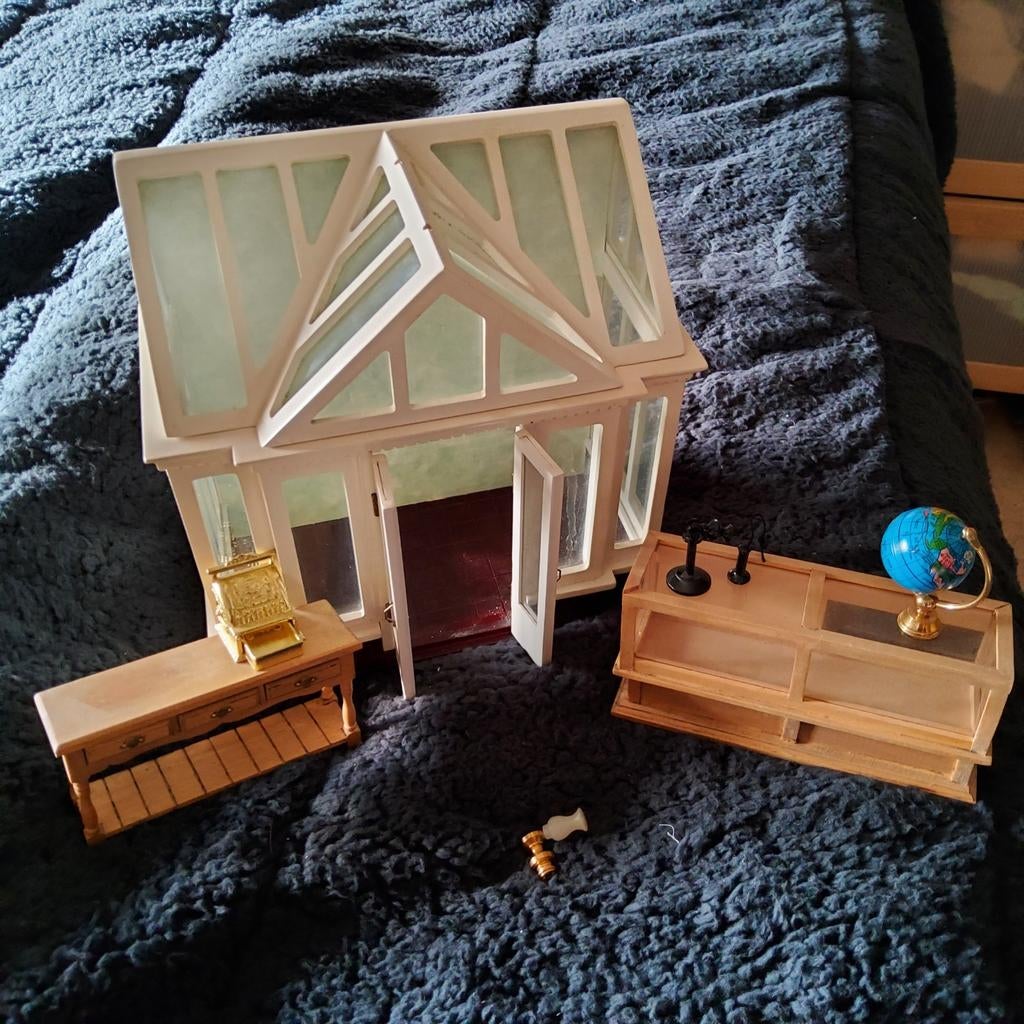 Poppenhuis met Meubels, Verzamelen, Poppen, Ophalen of Verzenden, Gebruikt, Overige typen