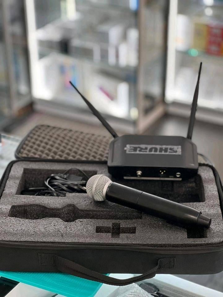 Shure SVX24-PG28 Draadloze microfoon SVX, Ophalen of Verzenden, Zo goed als nieuw, Zangmicrofoon, Draadloos