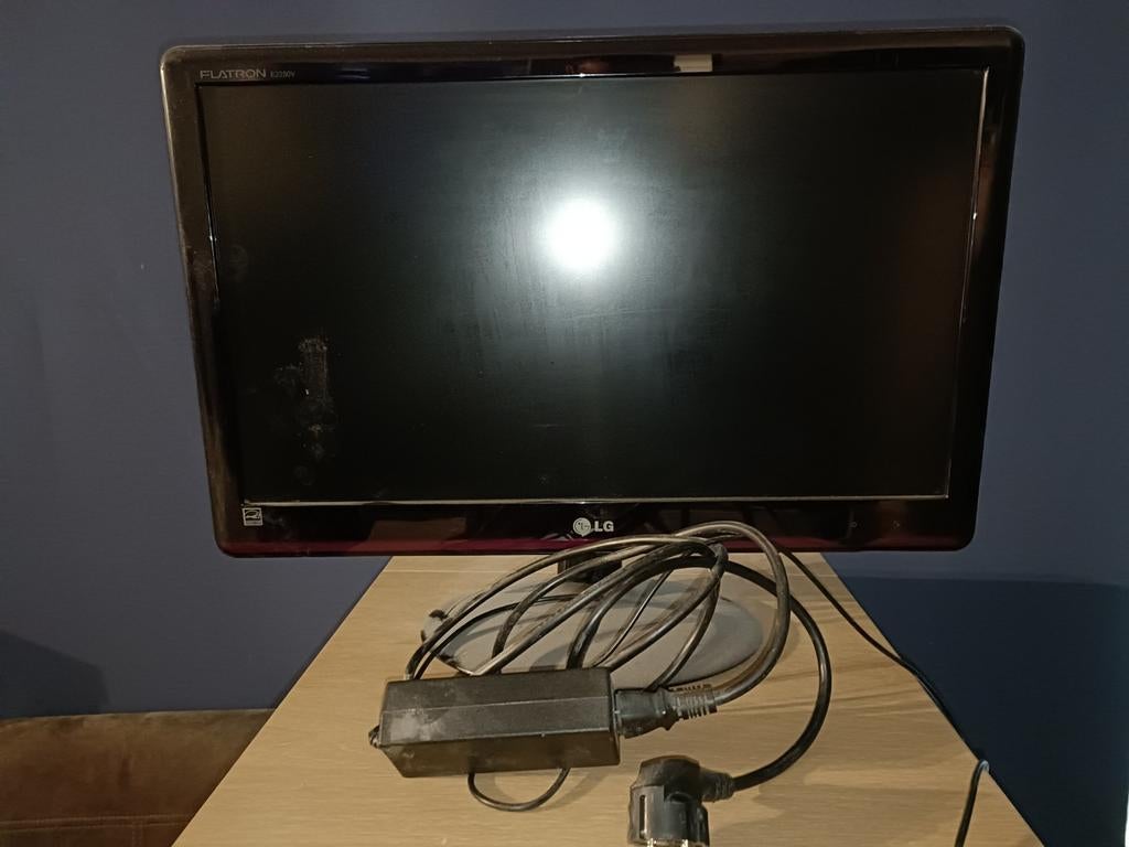 LG Flatron E2250V 22 inch Monitor, Ophalen, Gebruikt, Full HD, LG