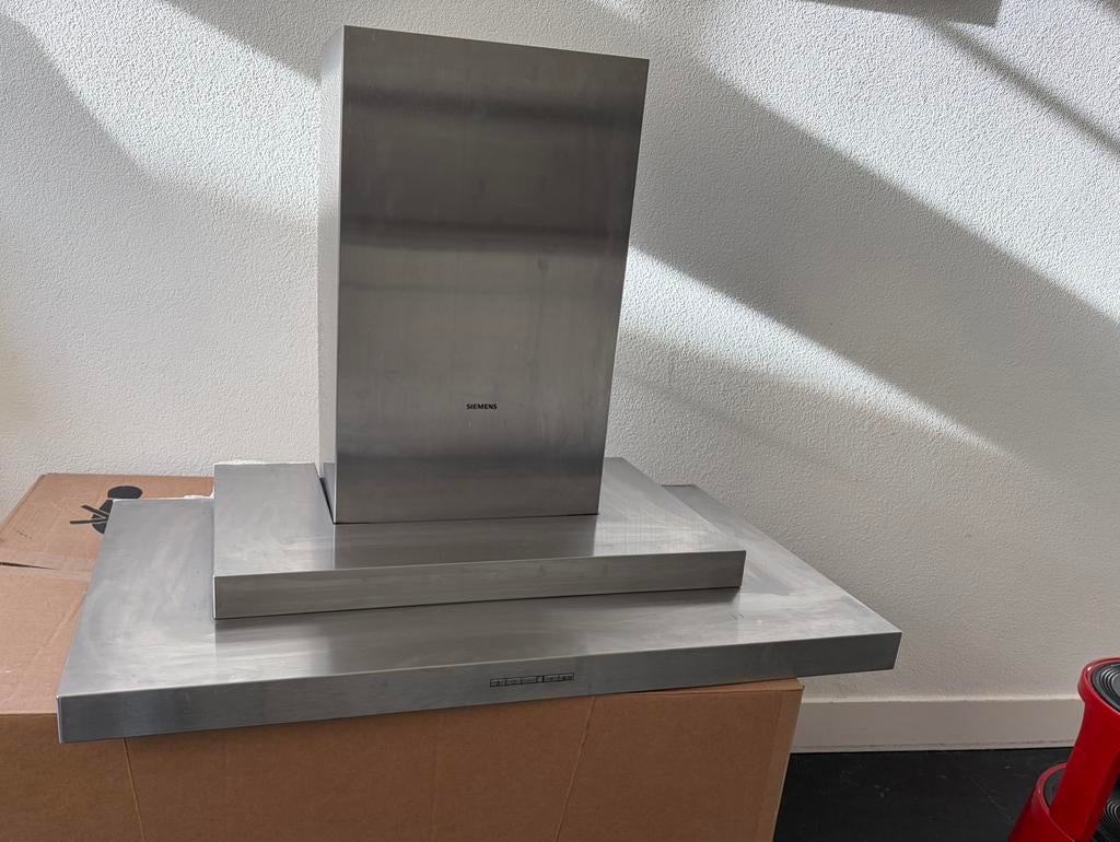 Siemens afzuigkap, Witgoed en Apparatuur, Afzuigkappen, Wandschouwkap, Motor, Ophalen of Verzenden, Zo goed als nieuw
