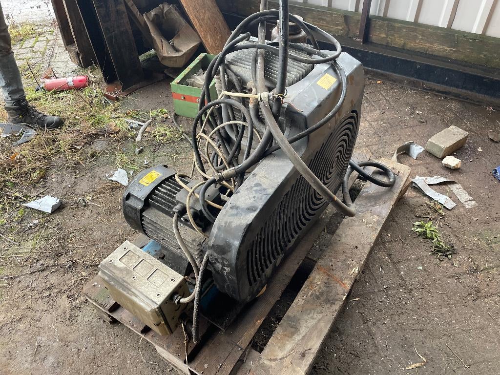 Professionele compressor ABAC 10-PK, Ophalen of Verzenden, Gebruikt, 800 liter/min of meer, 10 bar of meer
