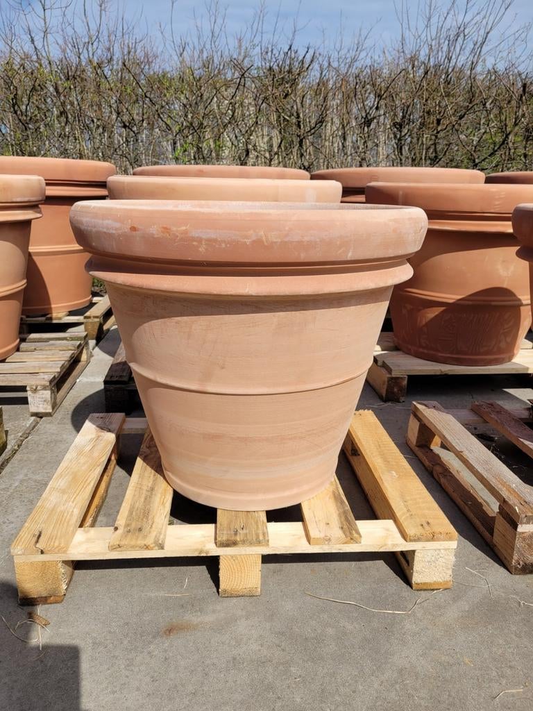 Italiaans Terra Cotta  potten Toscane terracotta bloempotten, Kamervoort 65 Angeren, Claassen Buitenbeleving, Rond, Nieuw