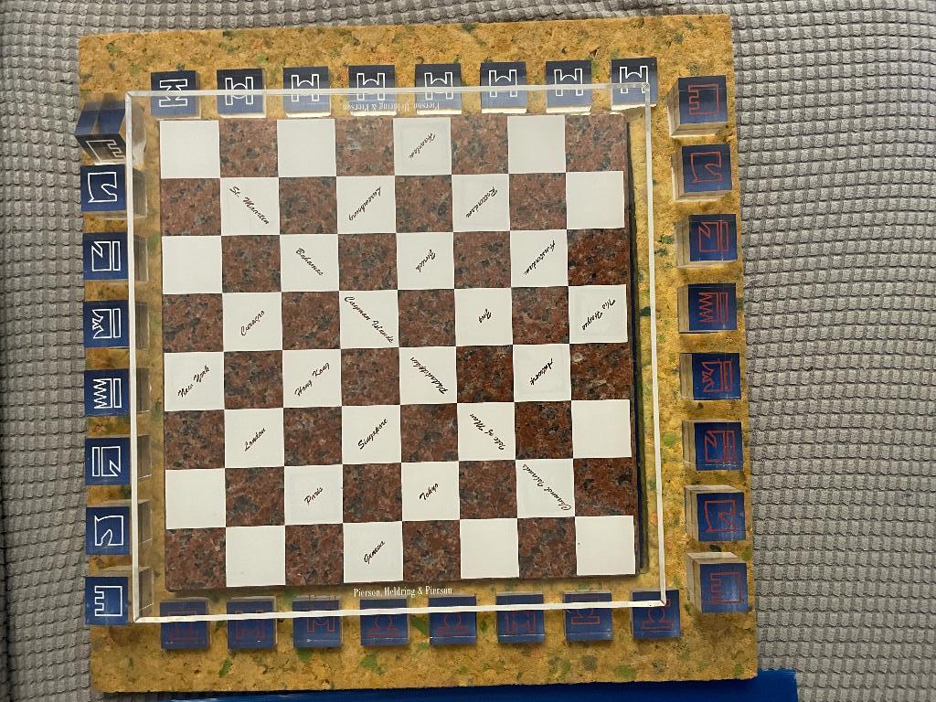 zeldzaam schaakspel uitgeven door bank MeesPierson, Een of twee spelers, Ophalen of Verzenden, Zo goed als nieuw