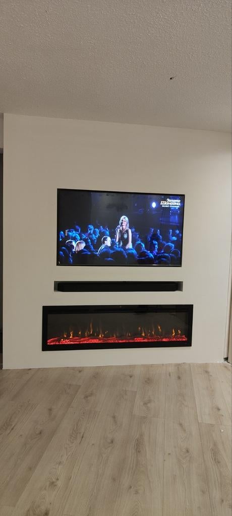 Cinewall, tv kast. Sfeerhaard, renovatie. Decoratie. Woonkam