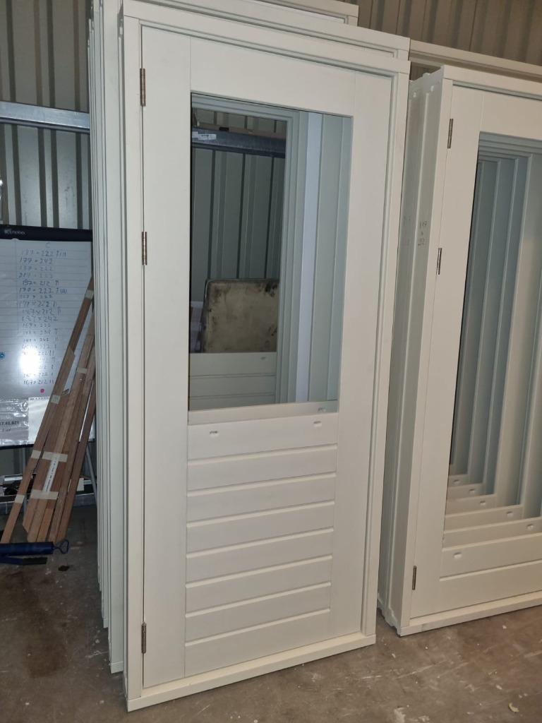Foto 3 van Meranti Achter / Balkon deur schuurdeur met kozijn HARDHOUT