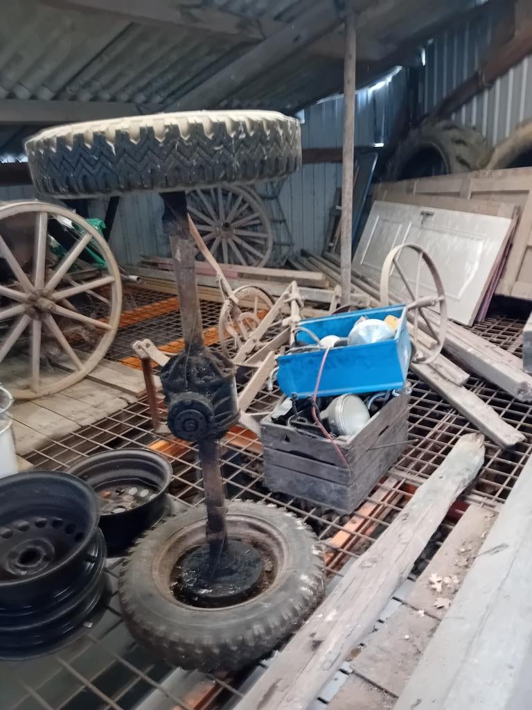 Achteras waatschijnlijk opel ouderdom ?  25 euro, Ophalen