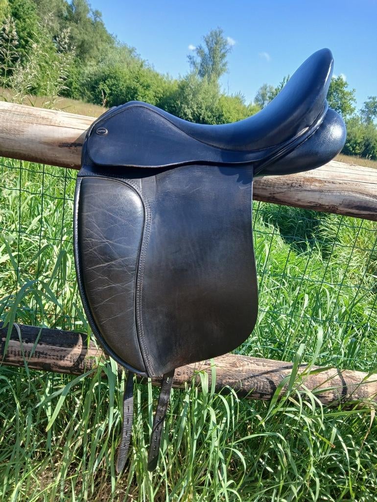Fryso Legacy dressuurzadel 18,5 inch, Dieren en Toebehoren, Ophalen of Verzenden, Zo goed als nieuw, Dressuur