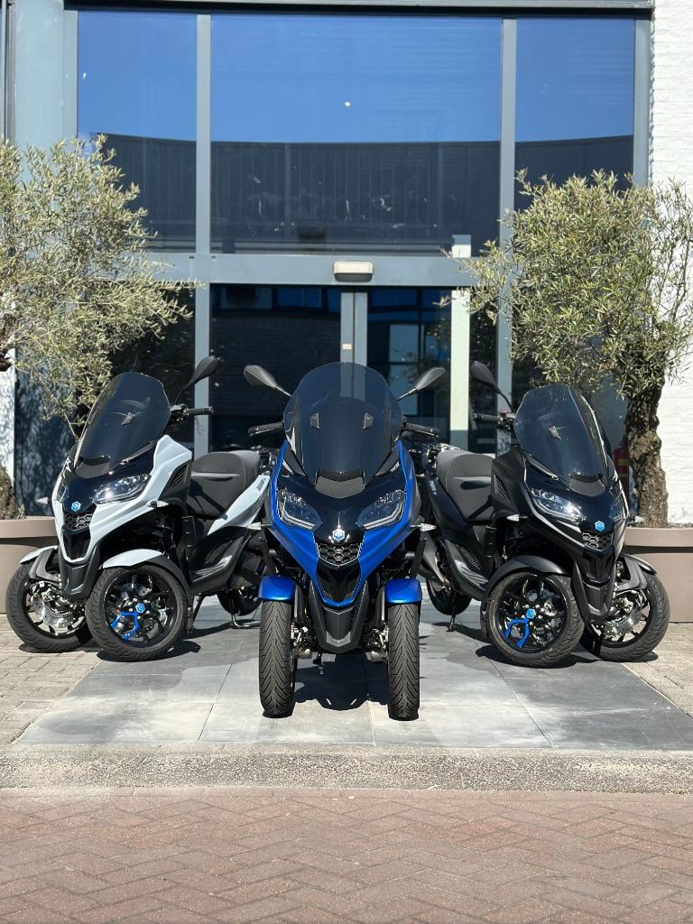 PIAGGIO MP3 310 HPE 2025,  DIRECT LEVERBAAR,OFFICIEEL DEALER, Scooter, Handvatverwarming, Bedrijf, 310 cc