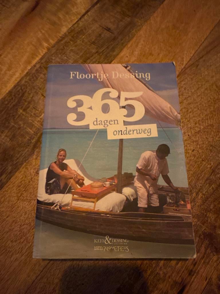 Floortje Dessing - 365 dagen onderweg, Boeken, Reisgidsen, Afrika, Budget, Ophalen of Verzenden, Reisgids of -boek